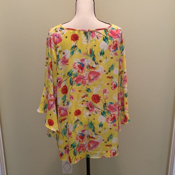 ROSE + OLIVE Beautiful Floral Bell Sleeve Blouse - Picture 2 of 4
